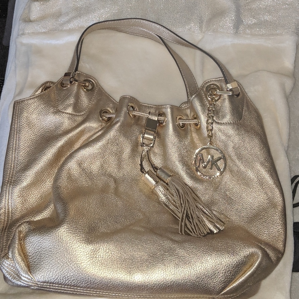 Michael kors handbag in a great condition
